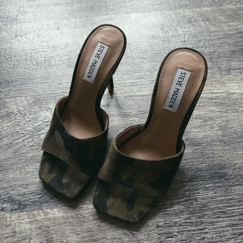 Signal Camouflage Heels (worn 1x)